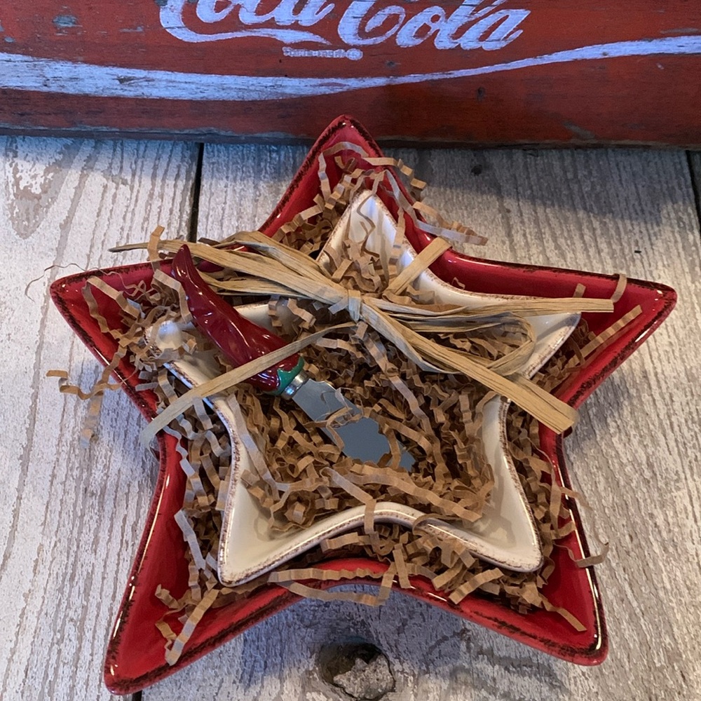 Set of 2 StarShaped Dishes with a Chili Pepper Spreader!
